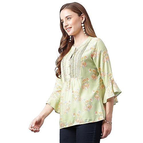 Image of Latin Quartres Women's Green V-Neck Long Sleeve Solid Top