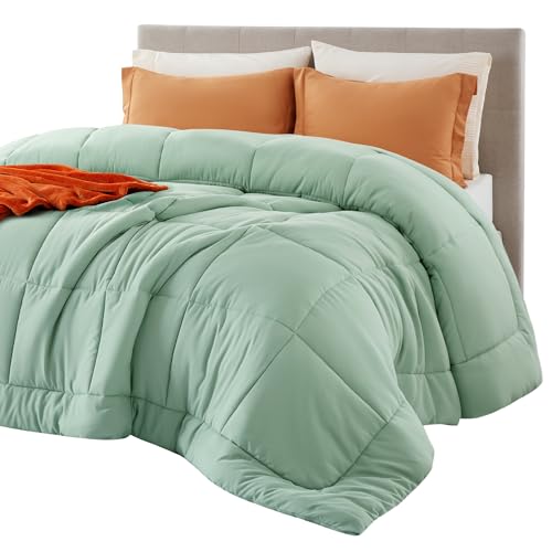 Image of Bedsure Comforter Duvet Insert - Quilted Comforters Full Size, All Season Duvet, GentleSoft Down Alternative Bedding Blanket, with 8 Tabs, Gifts for Women /Men, Sage Green, Full 86 x 82 Inches