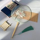 Le ventilateur mesure environ 20 cm de long, avec une longueur totale d'environ 35 cm environ