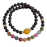 Questo squisito granato naturale a doppio filo mostra autentiche texture di gemme e tonalità rosse, con un design impilabile a strati che migliora l'eleganza e aggiunge profondità sofisticata alla tua collezione di gioielli