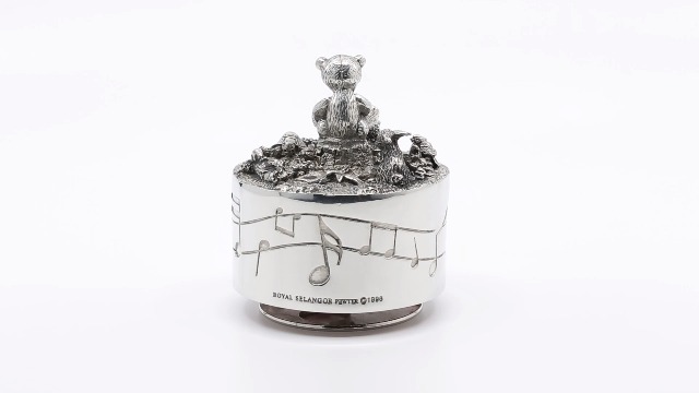 Amazon.com: Royal Selangor Hand Finished Teddy Bear's Picnic