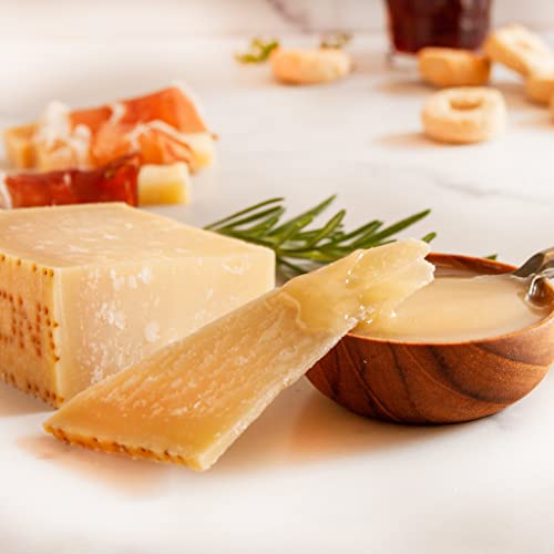 Igourmet Italian Premier Gift Box - Assortment Of Italian Cheeses, Honey, Soppressata, Speck, Taralli, Amaretti Cookies, Olive Oil, Vinegar - Gourmet Selection thumb #3