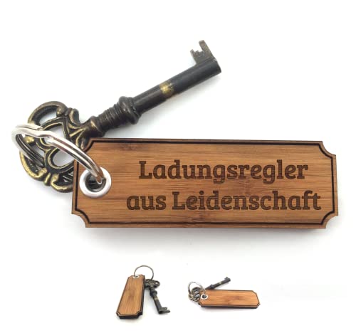 Mr. & Mrs. Panda - Mr. & Mrs. Panda Schlüsselanhänger Ladungsregler - Geschenk, Bachelor, Holzschlüsselanhänger, Gravur, Studium, Schlüsselbund, Glücksbringer,