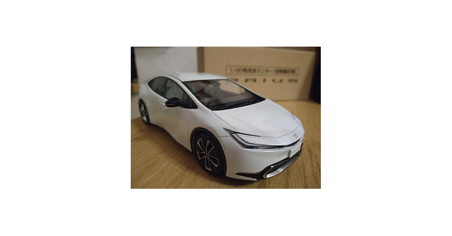 Amazon.co.jp: 新型プリウス ミニカー カラーサンプル : おもちゃ
