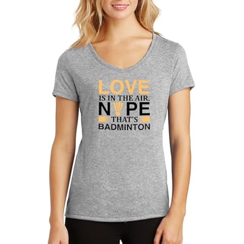 T-shirt Love is Badminton Femme Cover
