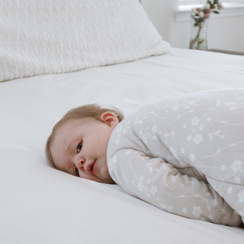 Image of GUNAMUNA Long-Sleeve Sleep Sack for Babies, Wearable Sleep Bags, Soft Rayon, 1.0 TOG, Essentials for Newborns