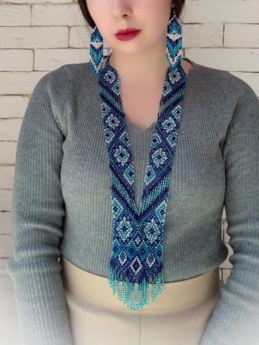 Conjunto de collar ideal para completar tu look tradicional sin esfuerzo 2