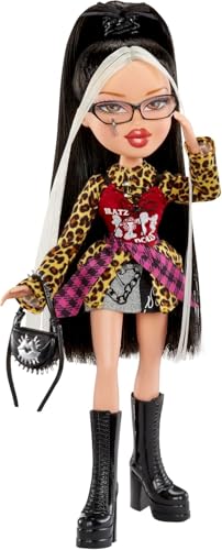 Bratz Stylin' Jade - Fashion Doll with Customisable T-Shirt for You Comes with Accessories, Cute Toys for Girls - Image 4