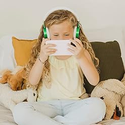 Puro Sound Labs BT2200 Casque Bluetooth avec Limitation de Volume pour Enfants — Casque Protection auditive pour Enfants… - Les Beatles, Paul McCartney, John Lennon, RIngo Starr, George Harrison Puro Sound Labs BT2200 Casque Bluetooth avec Limitation de Volume pour Enfants — Casque Protection auditive pour Enfants… – Image 5