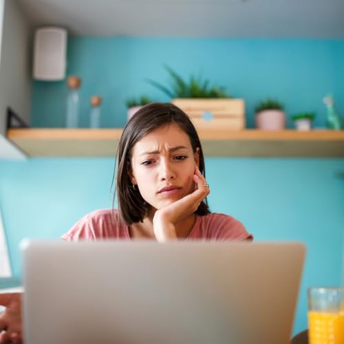 Common Crypto Scams to Avoid - Money Tip Tuesday Podcast Por  arte de portada