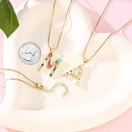 Collier ras de cou lettre J en or pour sublimer vos tenues d'été - 5