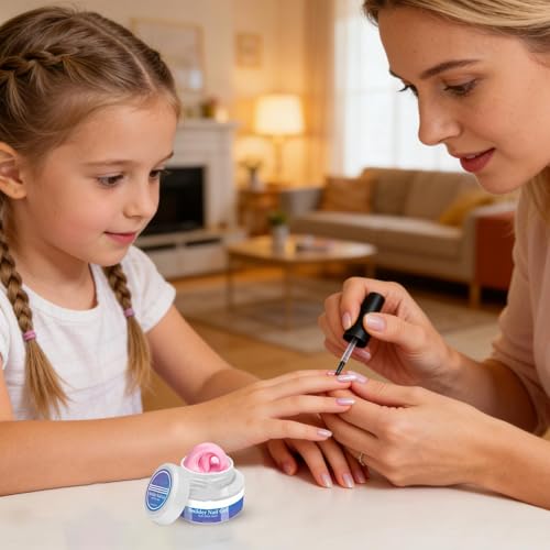 Gel à ongles modelage à la main pour réussir ses extensions seul