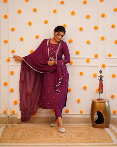 Image of Shiv Textiles Women's Chanderi Silk Embroidered Kurta Pant Dupatta Set(JDA-PRAGATI-Maroon-XXL)