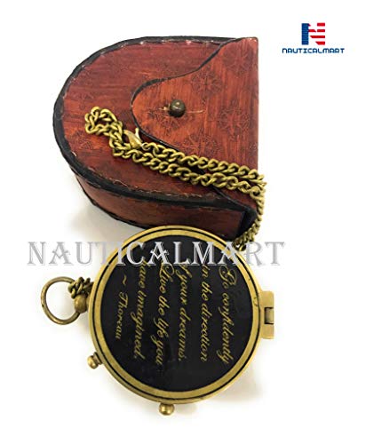 Brújula NauticalMart de latón con grabado y estuche de cuero miniatura 3
