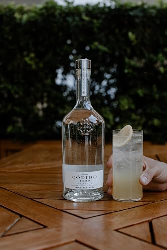 CODIGO 1530 Blanco Tequila, silberner Tequila mit würzigen Aromen der Agave, minzig-pfeffriges Bouquet, für gemütliche Abende, 38 Prozent Vol., 1 x 0,7 l