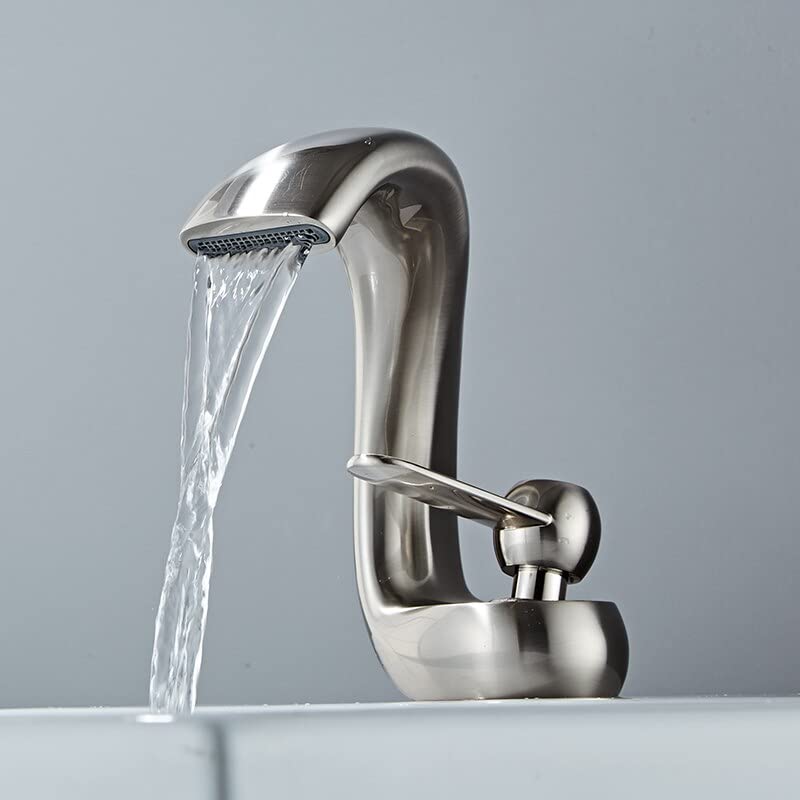 Robinets de lavabo chromés pour moderniser votre salle de bain