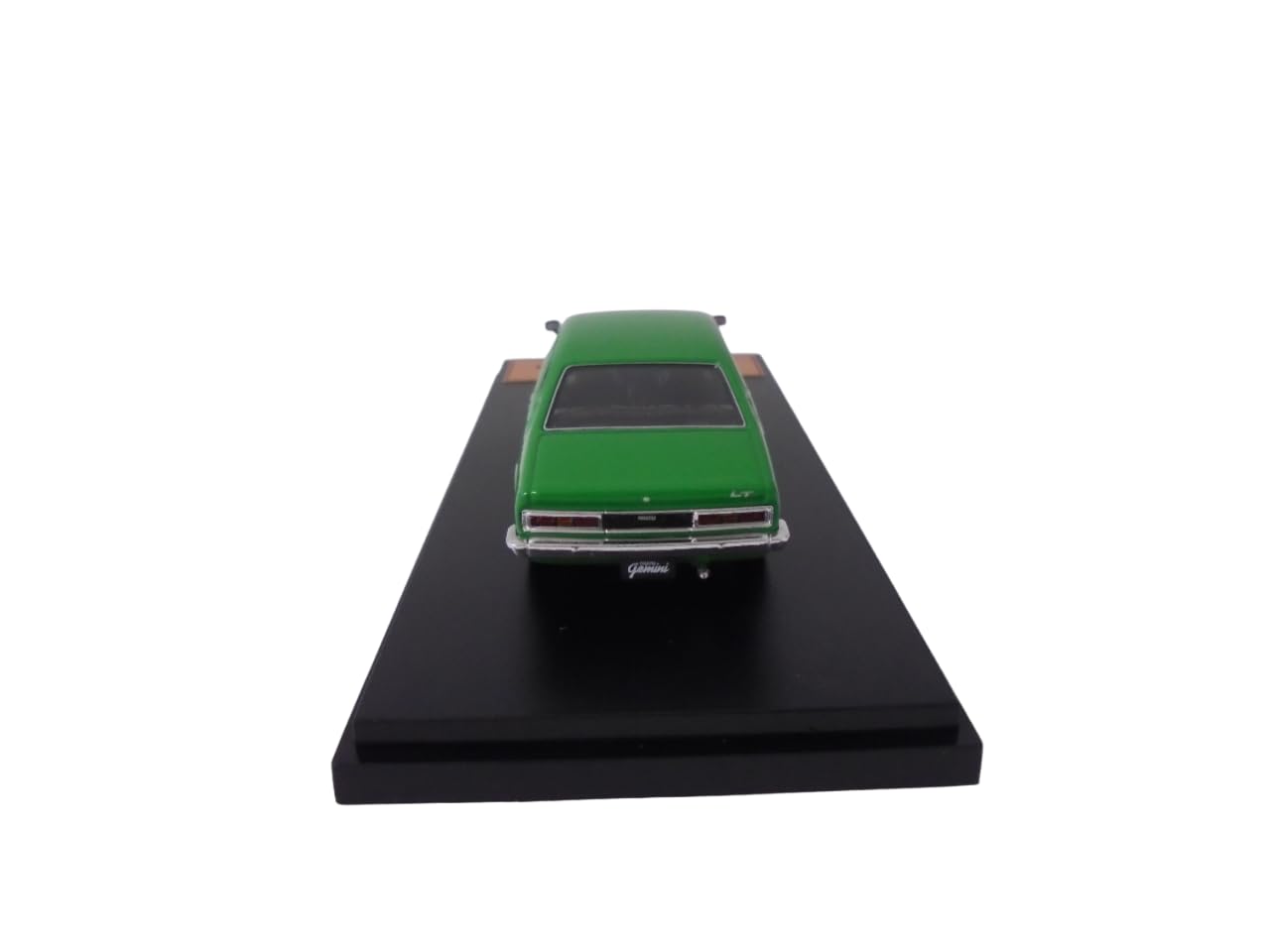 OPO 10 - Collectible miniature car 1/43 compatible with Isuzu Gemini 1974 - JPL39, Green - Image 3