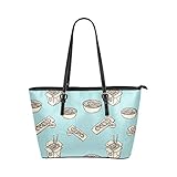 Eine innere Reißverschlusstasche an der Rückwand und zwei Eingrifftaschen.