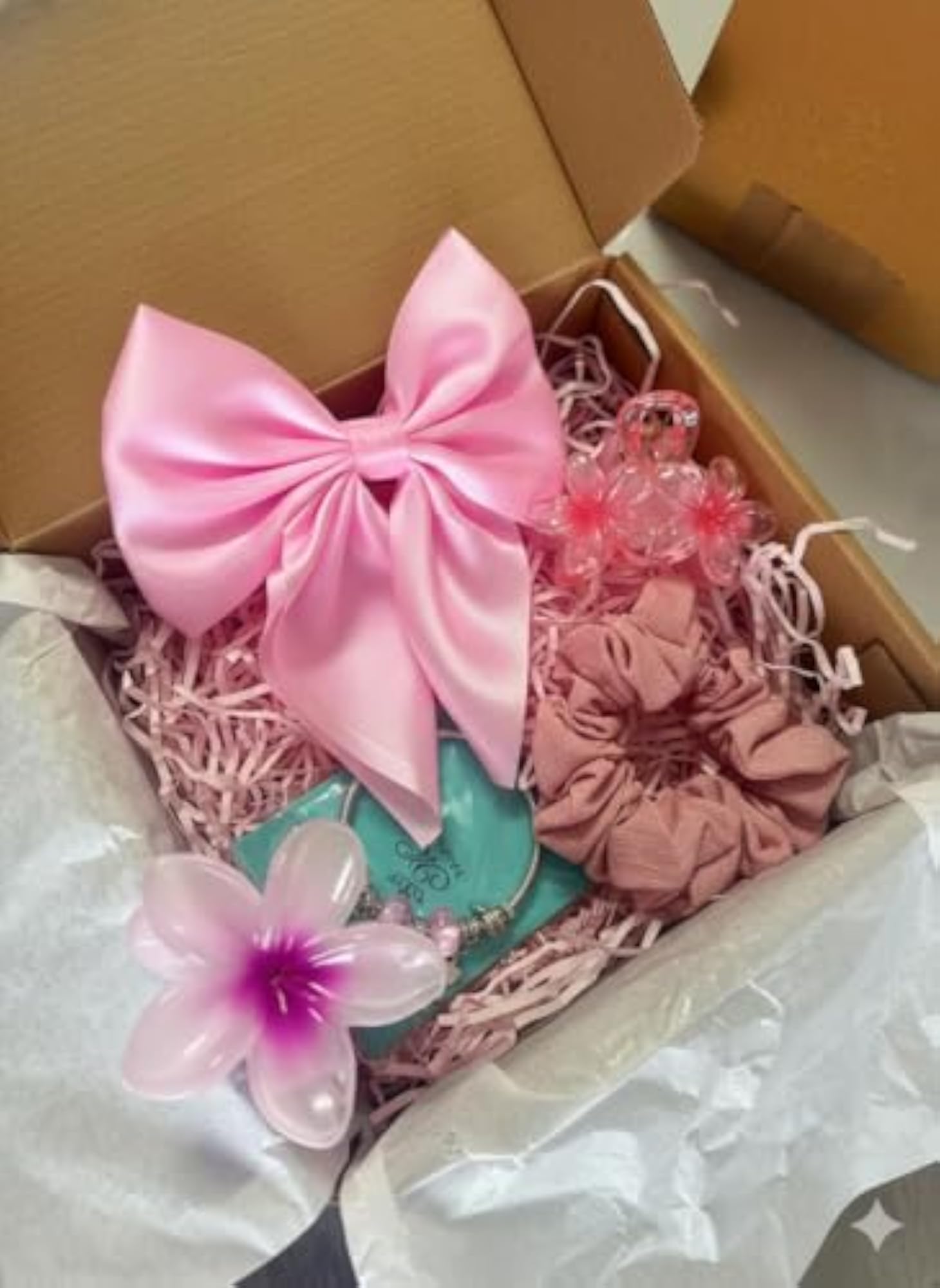 Girls 5 Piece Hair Accessories Gift Set with Bracelet and Scrunchie