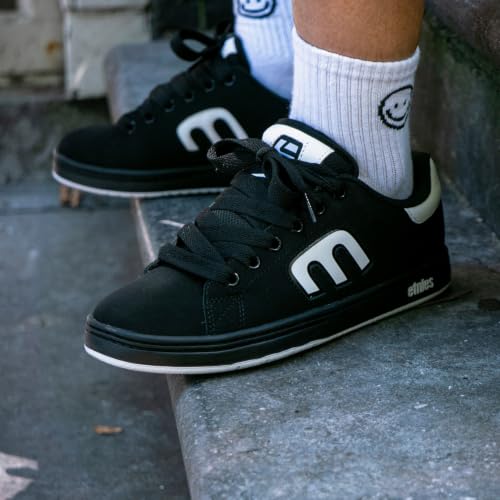 Image of Etnies Callicut - Heritage Skate Style, Puffy Look, 90's Chunky Vibe, Reinforced Cupsole, Cushioned Feel, Everyday Sneakers