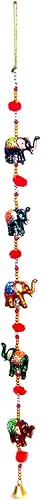 Rastogi Handicrafts Colgante de puerta decorativo cinco elefantes pintados a mano con cuentas y pequeña campana en combinación de colores surtidos