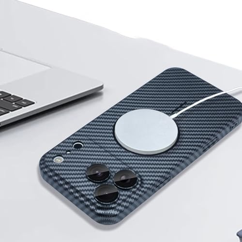 Coque carbone iPhone 15 argent fine et rigide idéale au bureau comme en déplacement urbain