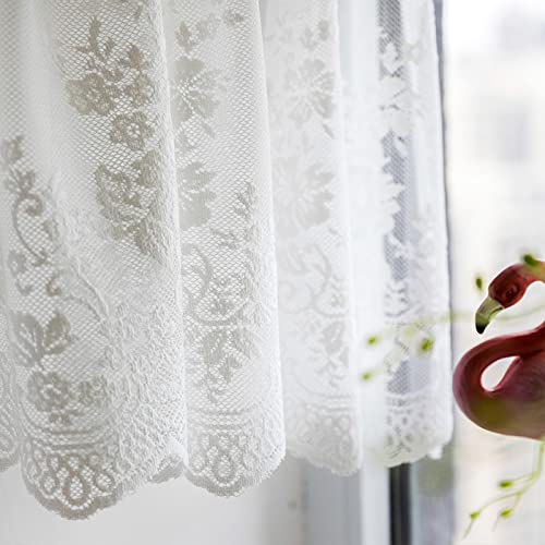 Cortina corta para ventana de cocina que aporta privacidad y luz natural 6