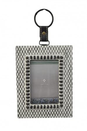 Concepts Vintage Farmhouse Bead Border Ring Photo Frame Rustic Wall Hanging Distressed Wood Collage Picture Frame Chic rustic home decor (4x6 Bead Border Ring Hanger), White