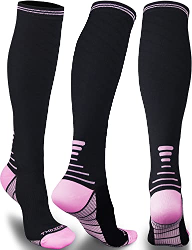 Thoxcare Calcetines de compresión para mujeres y hombres, graduados 20-30 mmHg calcetines de circulación hasta la rodilla con soporte de arco para deportes médicos, 1 par, negro/rosa, S/M