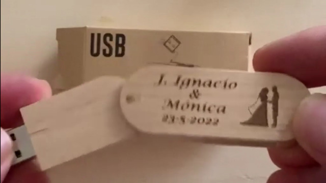 Chiavetta USB 2.0 In Legno Personalizzata 16GB – Incidi Nome, Foto O Logo, Nuova