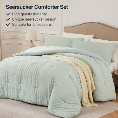 Image of Quataly Queen Comforter Set 3PCS Seersucker Lightweight Bed Set for All Season,1 Elegant Sage Green Comforter (90 inchx90 inch) and 2 Soft Pillowcases (20 inchx30 inch)
