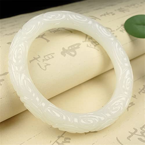 Bracelet à motif naturel sculpté à la main, un bijou artisanal d'exception