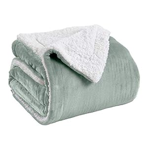 Great Bay Home Sherpa Fleece and Velvet Plush Twin Throw Blanket Aqua, Thick Blanket for Chair, Sofa, or Bed. Warm, Reversible, Soft Fleece Throw Blanket. Kinsley Collection, Aqua