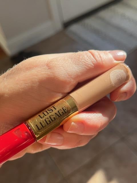 Lost Luggage 2 in 1 Dual Ended Concealer