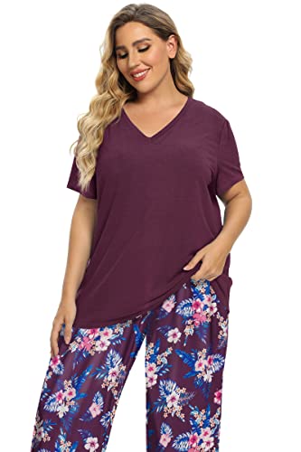 Image of Vozanet Women's Pajamas Set Soft V Neck Sleepwear Top and Capri Pj Lounge Sets Cartoon Heart Shape Cat Nighty Plus Size