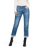 Die Kate Jeans ist Low Waist geschnitten und kommt in einem Relaxed Fit and der Hüfter und den Oberschenkeln, ohne dabei sackartig zu sein. Sie läuft am Bein leicht eng zu.