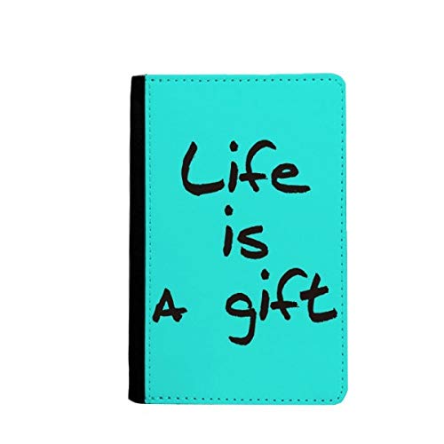 Idée cadeau étui passeport Life is a Gift pour les passionnés de voyage