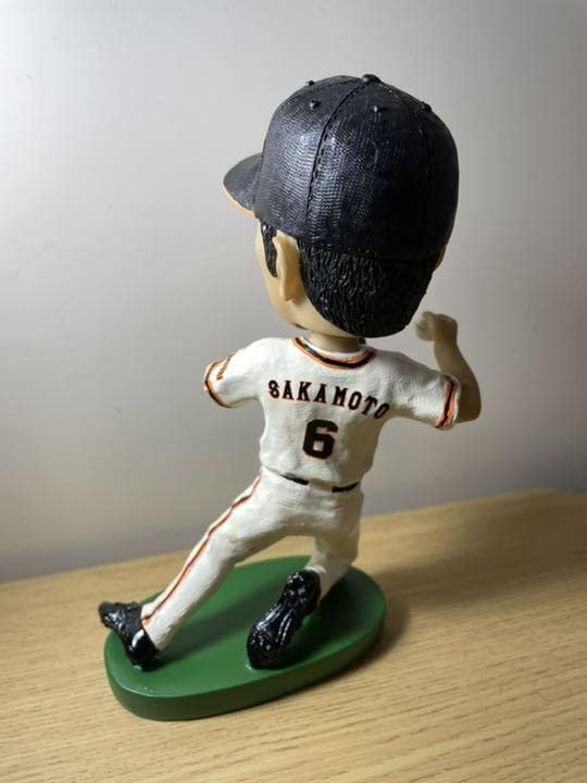 Amazon.co.jp: 坂本勇人選手フィギュア 読売ジャイアンツ : おもちゃ
