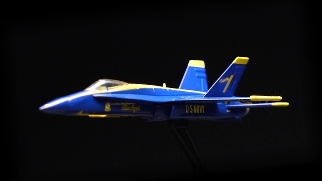 Amazon.com: Daron Worldwide Trading F/A-18C Hornet Blue Angels 1