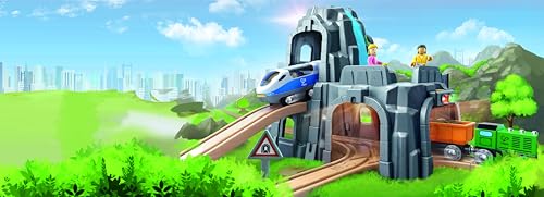 Hape Eisenbahnwelt Berg und Tunnelset - mit Licht und Sound, Eisenbahn Zubehör, Bahn-Set mit Tunnel, Berg, Schienen & Fahrzeugen, Spielzeug Eisenbahn, Montessori-Spiel, für Kinder ab 3 Jahren