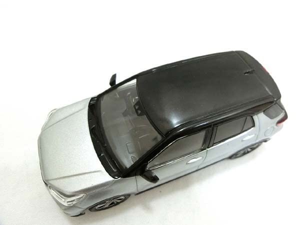 【非売品】 トヨタ RAIZE 1/30 ミニカー ホワイト/ブラック 送料込み ライズ ミニカー トヨタ 1/30 カラーサンプル XH3