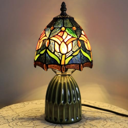 Handcrafted Tiffany-style stained-glass mushroom lamp (12.5-in red tulip)