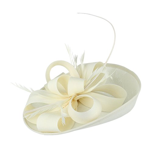 Chapeau bibi beige : fixez votre coiffure de mariage facilement