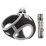💝Seguridad & Comodidad: Hebilla resistente y anillo en D en la parte posterior conectados a la correa, ganchos giratorios de aluminio, seguros y estables. El diseño del chaleco de este arnés para perros distribuye la presión del cinturón de manera uniforme sobre el pecho y los hombros para evitar asfixia o tensión en el cuello.