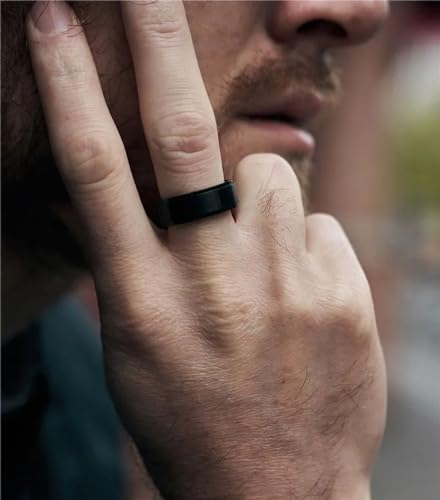 Anillo de compromiso grabado con promesa de amor eterno en titanio cepillado 2
