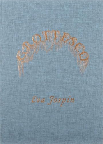 Eva Jospin. Grottesco