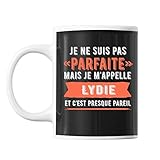 Mug en céramique Mug Lydie pas parfaite mais presque pareil