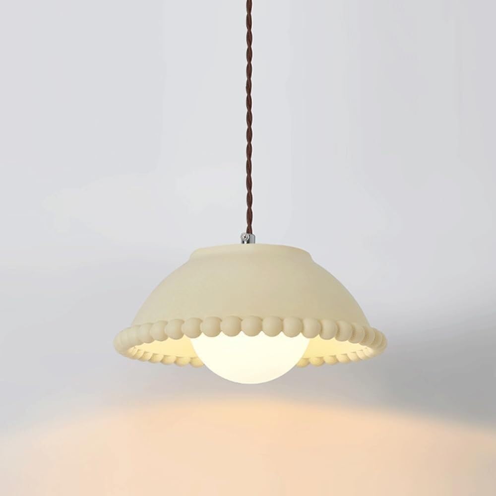 Lampe de chevet moderne en verre blanc au design épuré et durable