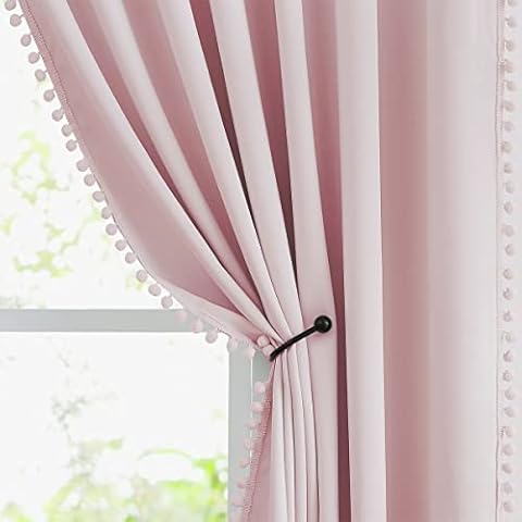 Treatmentex Cortinas Opacas con Los Pompones Cover
