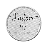 2 FORMATI A SCELTA: Adatta la patch alle tue esigenze. Disponibile in quadrato (7 x 7 cm) per un look moderno o geografico, e rotondo (diametro 7 cm) per uno stile più classico tipo badge o stemma.